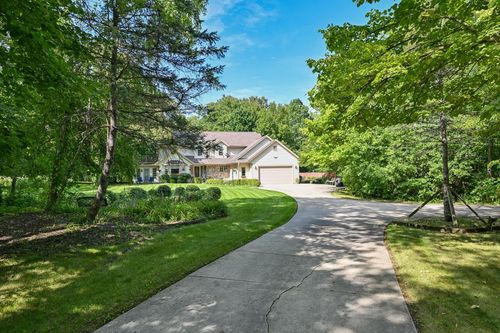 4120 W Puetz Road, Franklin, WI, 53132 | Card Image
