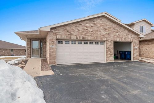 42-1267 Pond View Circle, LAWRENCE, WI, 54115 | Card Image