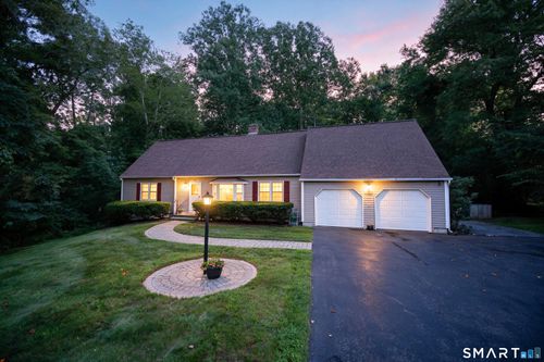 5 Northwinds Dr, Ivoryton, CT, 06442-1261 | Card Image