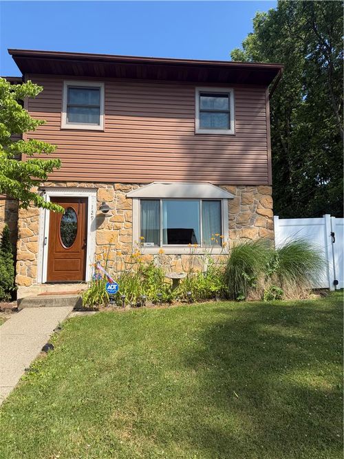 129 Johnson Ct, Whitehall, PA, 18052-4208 | Card Image