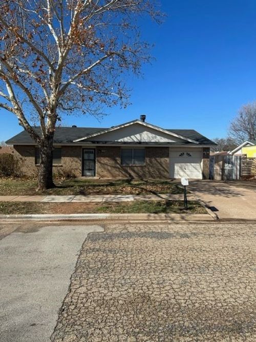 802 Alameda Rd, Abilene, TX, 79605-3533 | Card Image