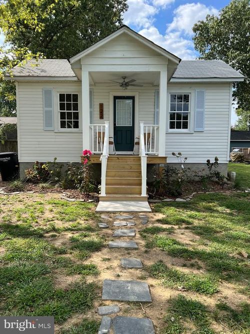 122 Sulgrave St, COLONIAL BEACH, VA, 22443-2825 | Card Image
