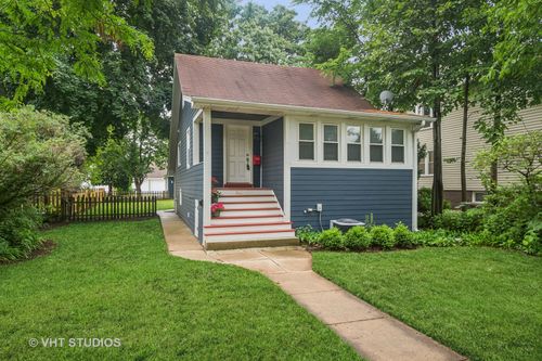 2111 Lake Ave, Wilmette, IL, 60091-1426 | Card Image