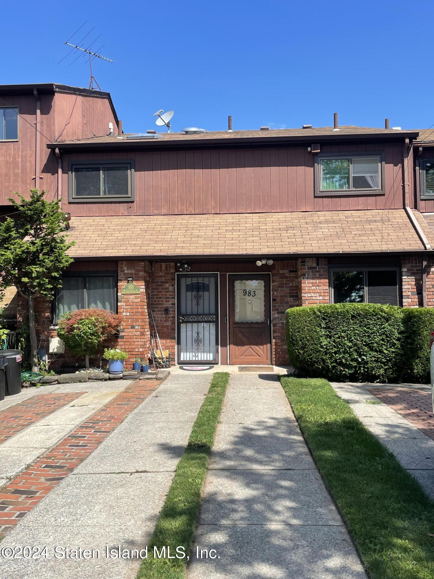 Fingerboard Rd, Staten Island, NY 10304