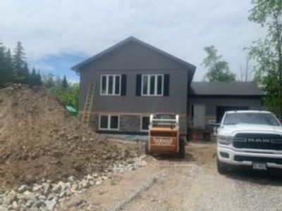 3256 Cove Ave, House other with 2 bedrooms, 3 bathrooms and 5 parking in Innisfil ON | Image 1