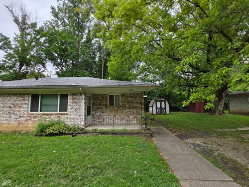 1256 N Ridgeview Dr, Indianapolis, IN, 46219-3313 | Card Image