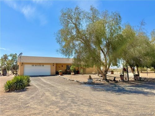 593 S Hassayampa Road, Golden Valley, AZ, 86413 | Card Image