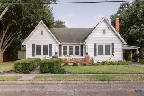 207 N Wheeler St, Victoria, TX, 77901-6662 | Card Image
