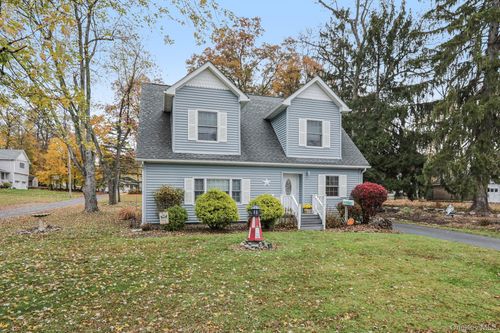 32 Maple Ave, New City, NY, 10956-5011 | Card Image