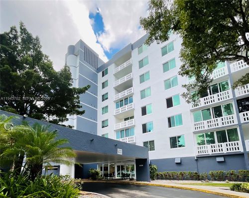 apt-304-919 Hillcrest Dr, Hollywood, FL, 33021-7856 | Card Image