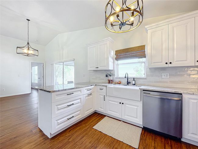 865 Scenic View Cir, House other with 3 bedrooms, 2 bathrooms and null parking in Minneola FL | Image 16