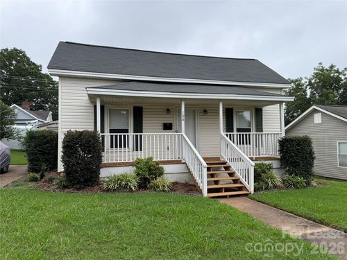 106 N 1st St, Belmont, NC, 28012-3333 | Card Image