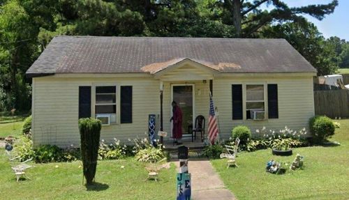 640 W Thomas St, Brownsville, TN, 38012-1910 | Card Image