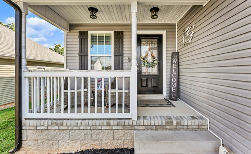 550 Medallion Cir, Clarksville, TN, 37042-1684 | Card Image
