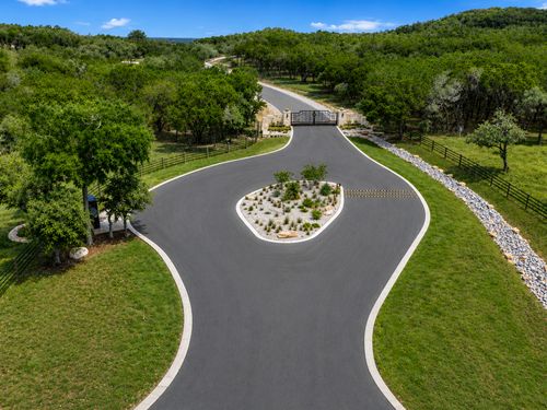 335 Guardian Way, Fischer, TX, 78623-1939 | Card Image