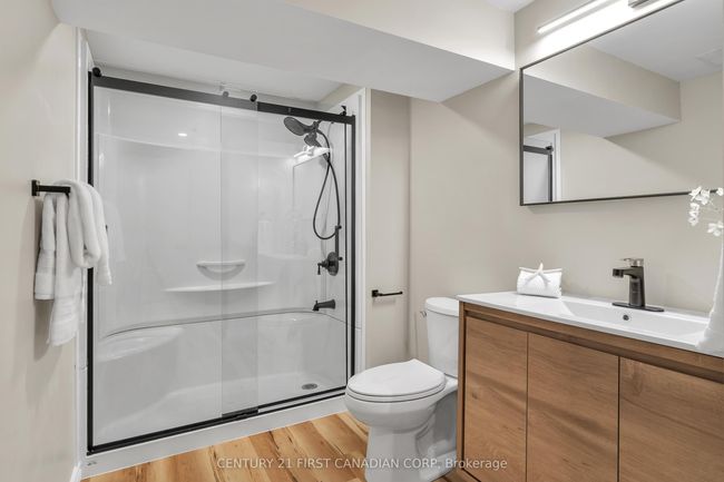 180 Gammage St, House other with 5 bedrooms, 2 bathrooms and 2 parking in London ON | Image 40