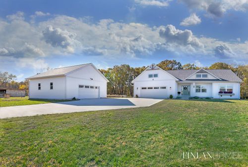 2845 Montcalm Ave Se, Lowell, MI, 49331-9826 | Card Image