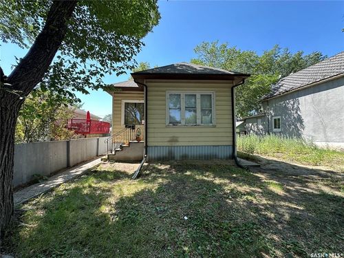 1750 Ottawa St, Regina, SK, S4P1P2 | Card Image