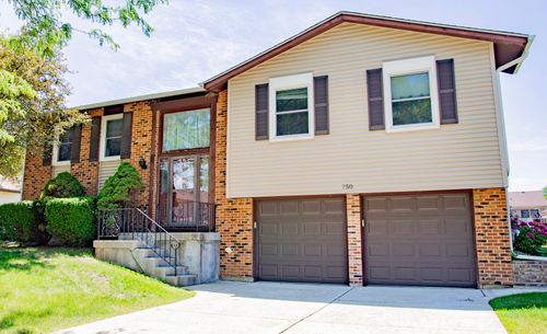 750 Michigan Ln, Elk Grove Village, IL, 60007-2910 | Card Image