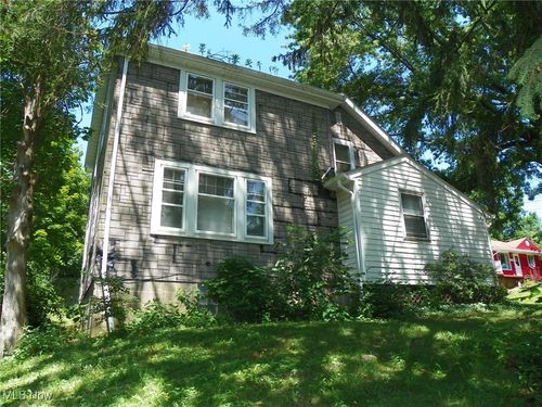 12317 Sunset Dr, Garfield Heights, OH, 44125-4951 | Card Image