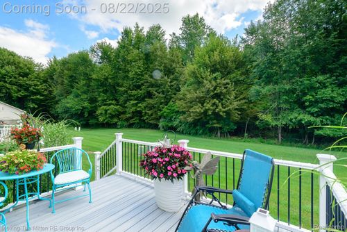 17449 Ava Ct, New Boston, MI, 48164-8802 | Card Image