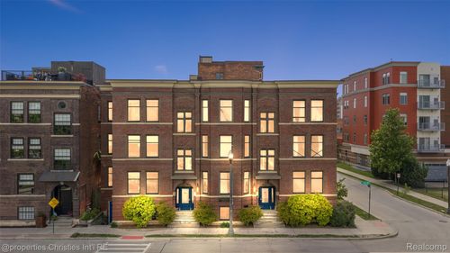 24-112 Watson St, Detroit, MI, 48201-2736 | Card Image