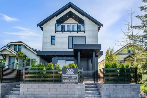 1 - 2636 Mcgill St, Home with 3 bedrooms, 4 bathrooms and 1 parking in Vancouver BC | Card Image