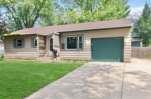 1741 Sun Valley Dr, Beloit, WI, 53511-3241 | Card Image