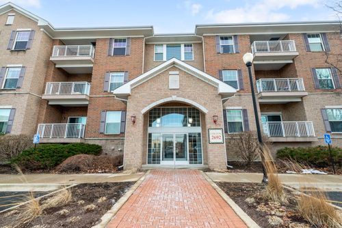 unit-209-2692 Stone Cir, Geneva, IL, 60134-1066 | Card Image