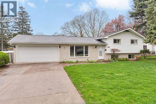 313 Barry Ave, Tecumseh, ON, N8N2G2 | Card Image