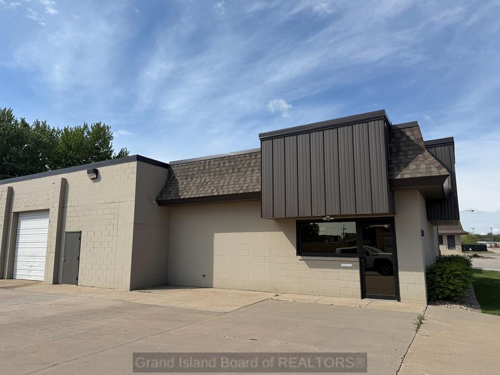 1003 W Oklahoma Ave, Grand Island, NE 68801
