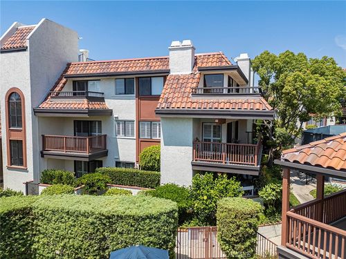 6322 Riviera Cir, Long Beach, CA, 90815-4789 | Card Image