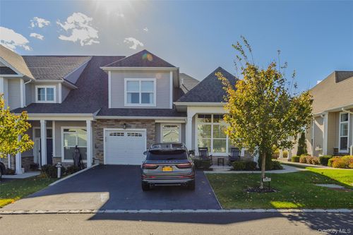 303 Silver Timber Dr, Yaphank, NY, 11980-2070 | Card Image