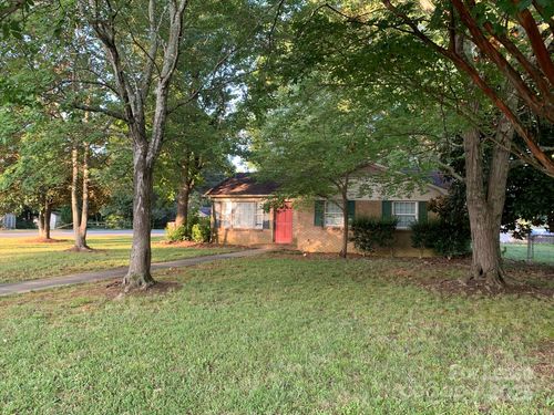 8201 Hemby Wood Dr, Indian Trail, NC, 28079-8661 | Card Image