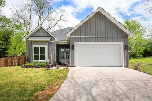 801 N Main St, Benton, AR, 72015-3370 | Card Image