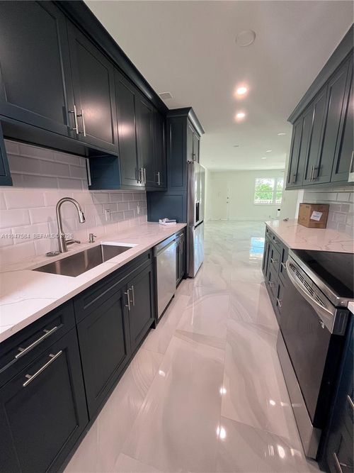 apt-209s-3922 Ne 166th St, North Miami Beach, FL, 33160-3889 | Card Image