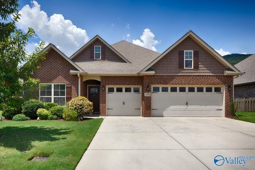 2952 Magnolia Park Dr Se, Owens Cross Roads, AL, 35763-8549 | Card Image