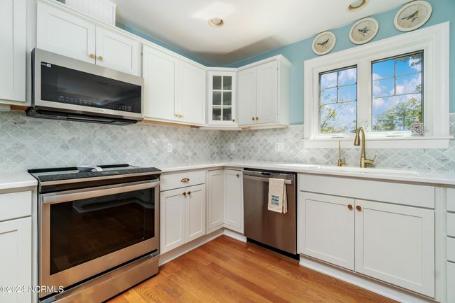 5 West Ct, House other with 6 bedrooms, 5 bathrooms and 1 parking in Pine Knoll Shores NC | Image 22