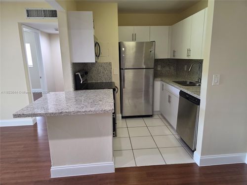 29-13716 Sw 90th Ave, Miami, FL, 33176-6927 | Card Image