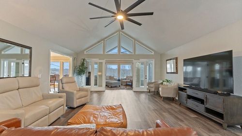 1 Evelynia Cir, Bella Vista, AR, 72715-3823 | Card Image