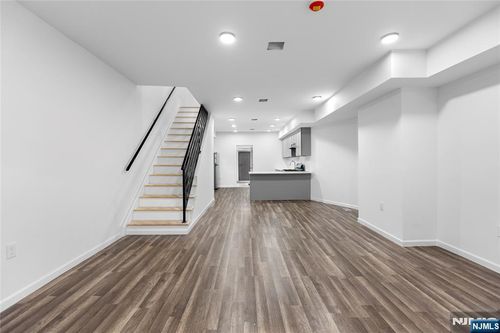 43 1/2 Cortland Street, Newark, NJ, 07105 | Card Image