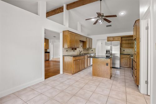 105 Kite St, Lakeway, TX, 78734-5111 | Card Image