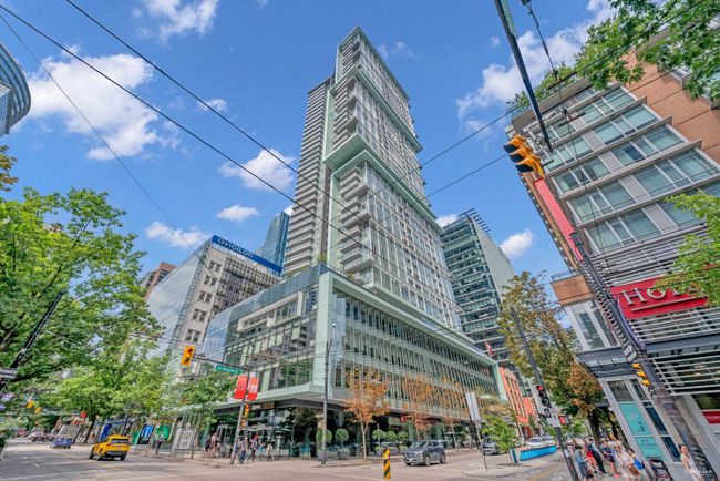 2201 - 777 Richards Street, Condo with 2 bedrooms, 2 bathrooms and 1 parking in Vancouver BC | Image 1