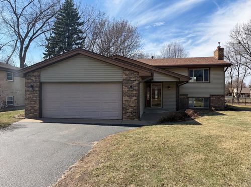 9720 Austin St Ne, Circle Pines, MN, 55014-2406 | Card Image