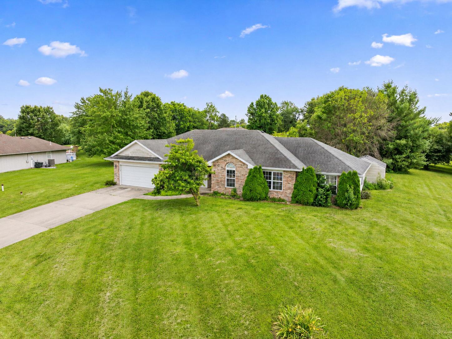 Residential in BOONVILLE 3
