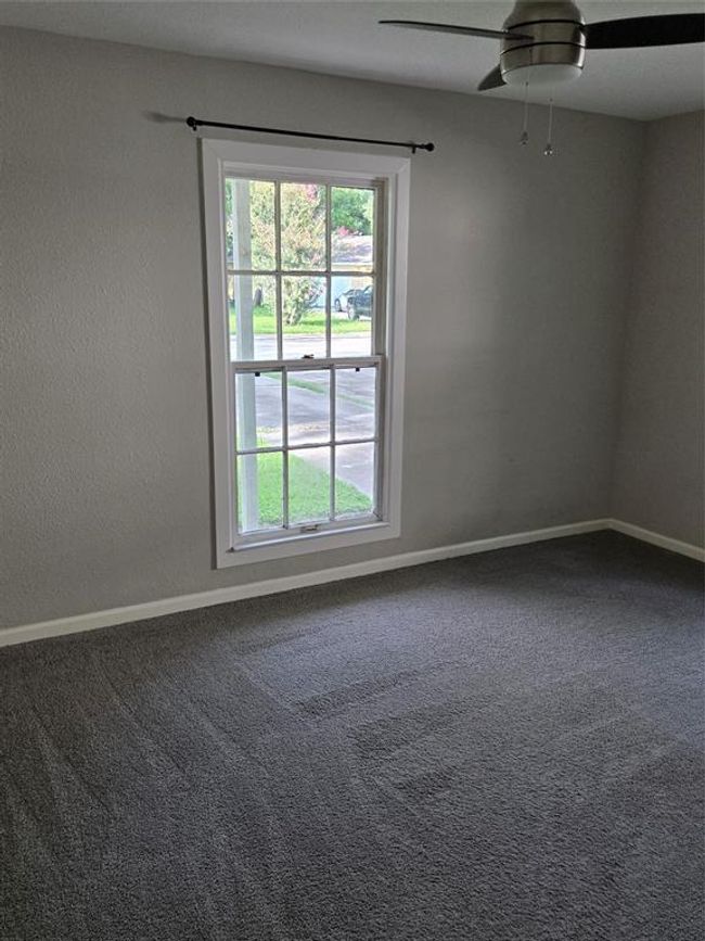 204 Jasmine St, House other with 4 bedrooms, 2 bathrooms and null parking in Lake Jackson TX | Image 12