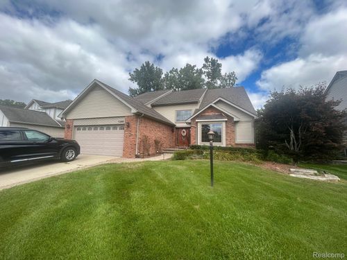 1396 Bembridge Dr, Rochester Hills, MI, 48307-5719 | Card Image