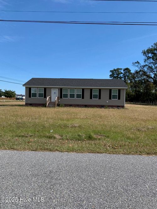 101 Forest Dr, La Grange, NC, 28551-9207 | Card Image