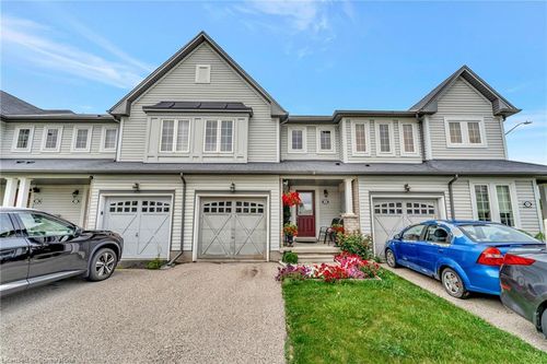 125 Bloomington Dr, Cambridge, ON, N1P1J6 | Card Image