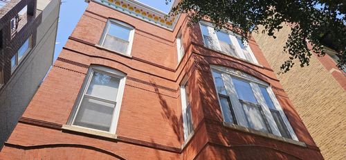 3f-304 Evergreen Ave, Chicago, IL, 60610-1833 | Card Image